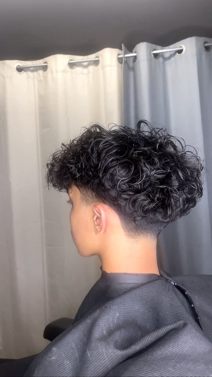 Curly taper from the back by RD Cutz